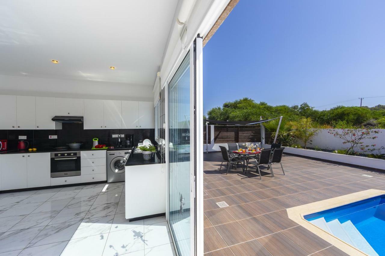 Protaras Villa Hollywood Exterior photo