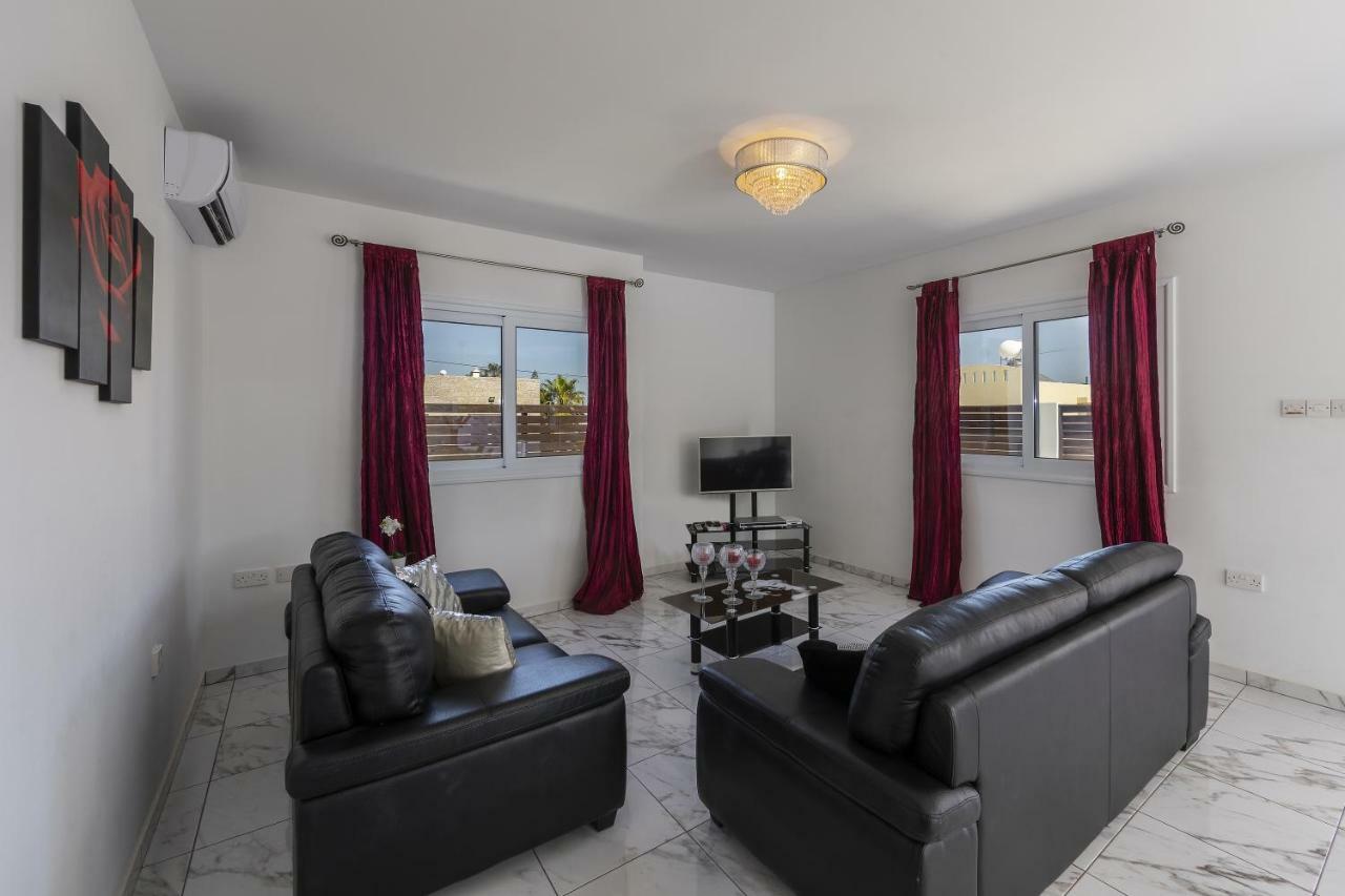 Protaras Villa Hollywood Exterior photo