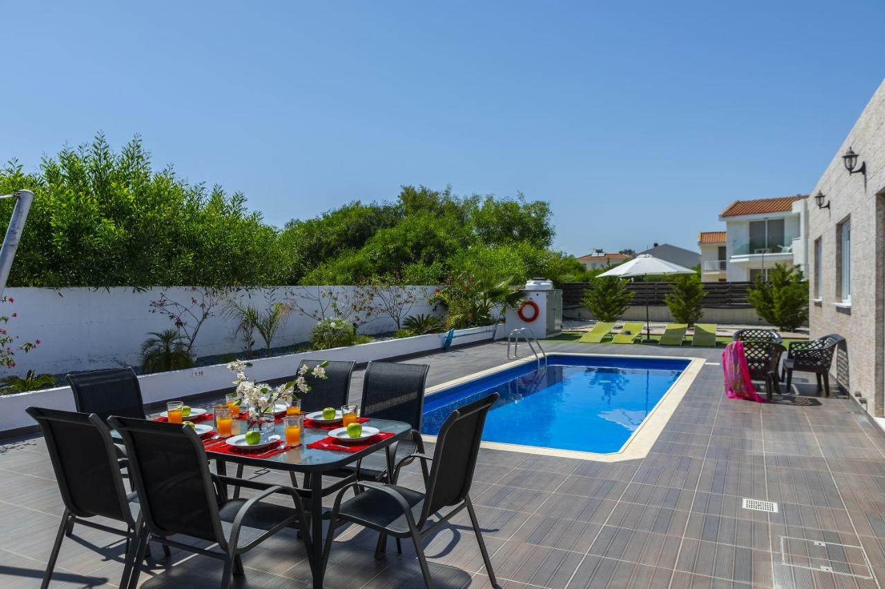 Protaras Villa Hollywood Exterior photo