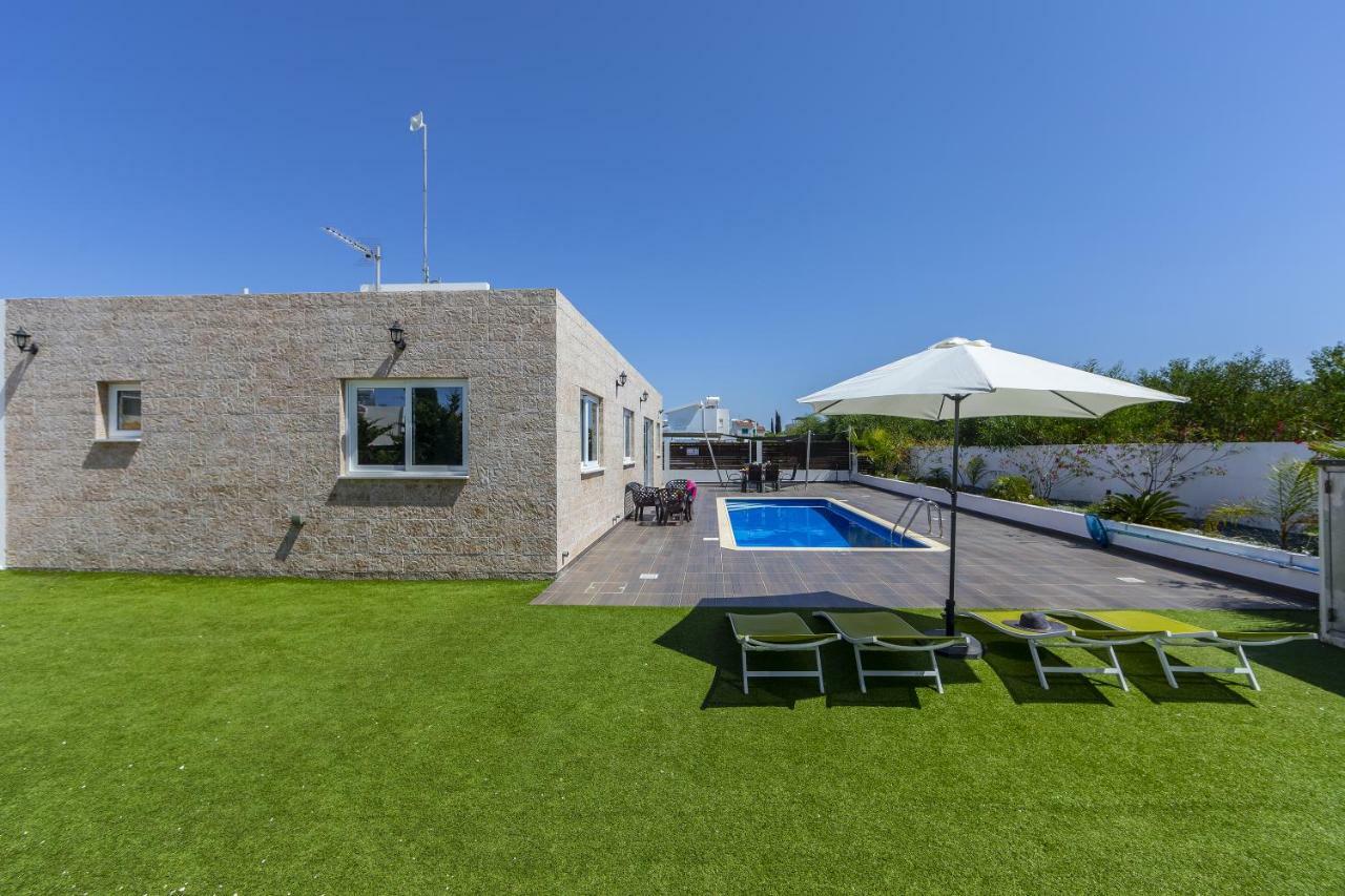 Protaras Villa Hollywood Exterior photo