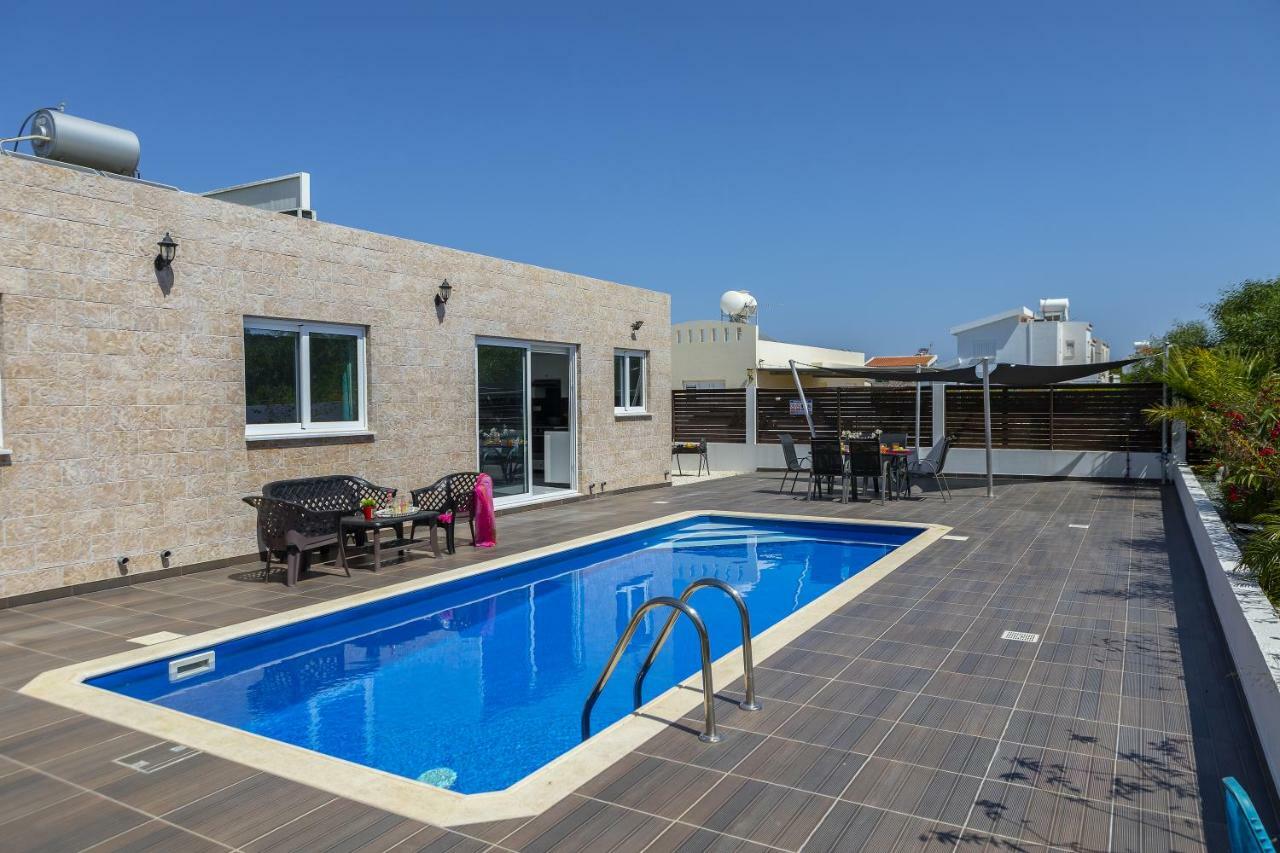 Protaras Villa Hollywood Exterior photo