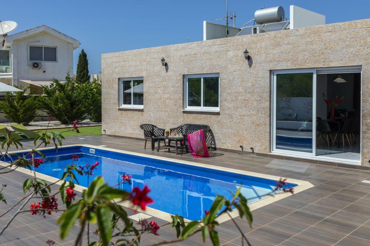 Protaras Villa Hollywood Exterior photo