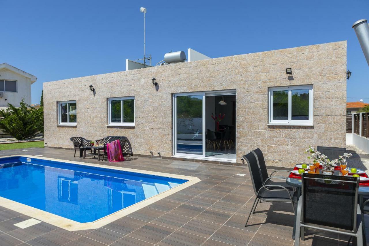 Protaras Villa Hollywood Exterior photo