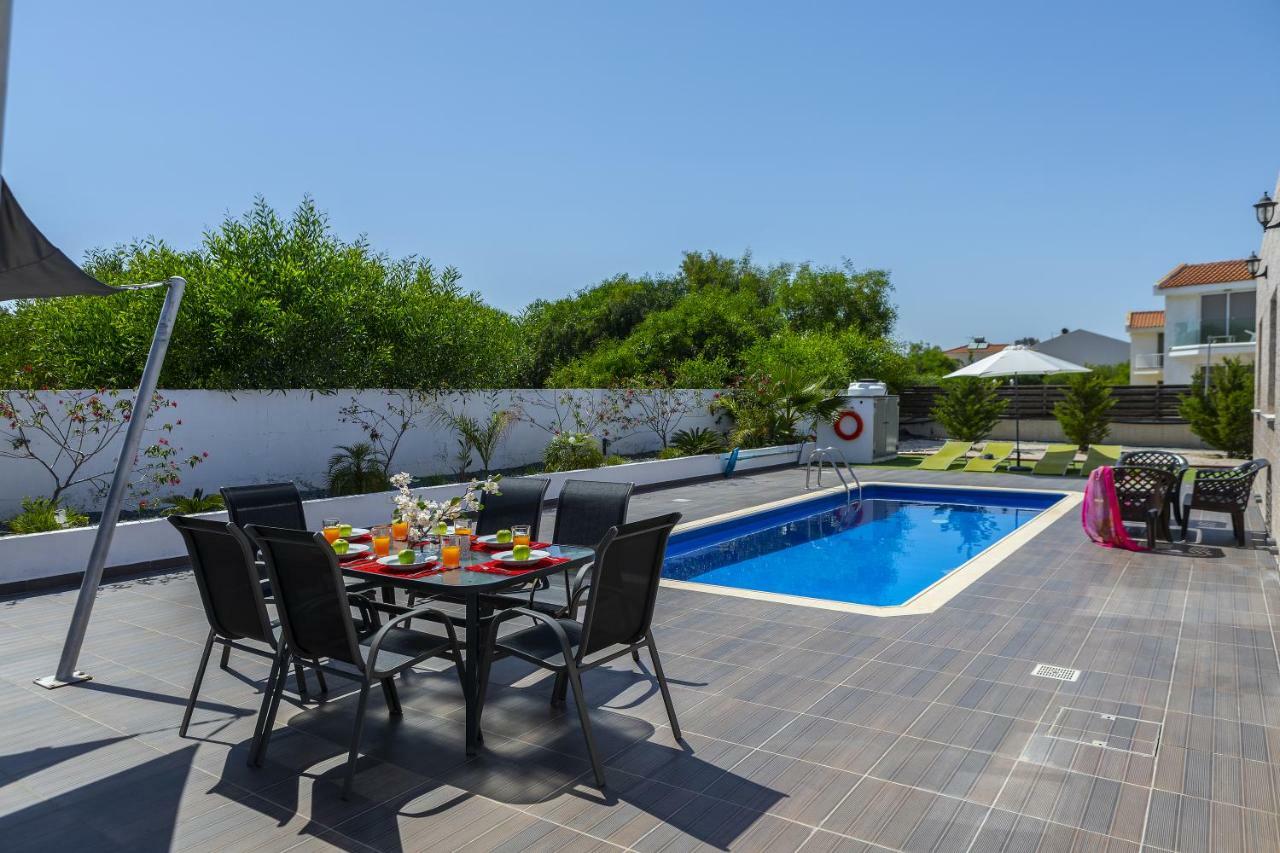 Protaras Villa Hollywood Exterior photo